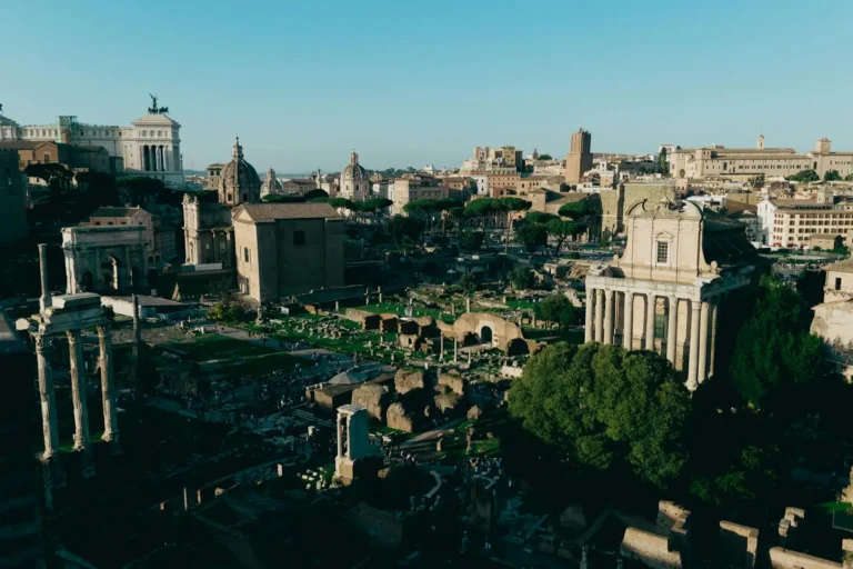 Strategie di Comunicazione Digitale: Come Scegliere l’Agenzia Perfetta a Roma per il Tuo Business