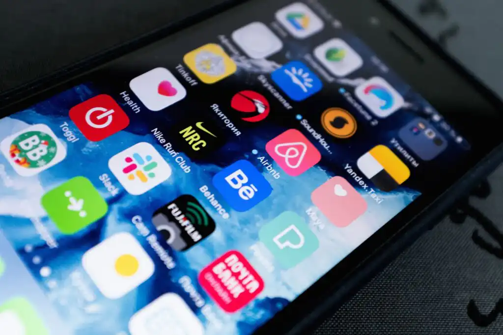 Firma elettronica mobile: scelta smart per aziende?